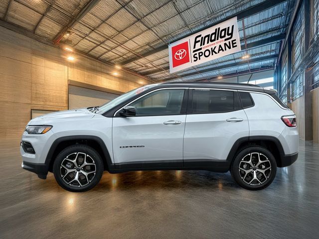 Used 2025 Jeep Compass Limited AWD/4WD image 3