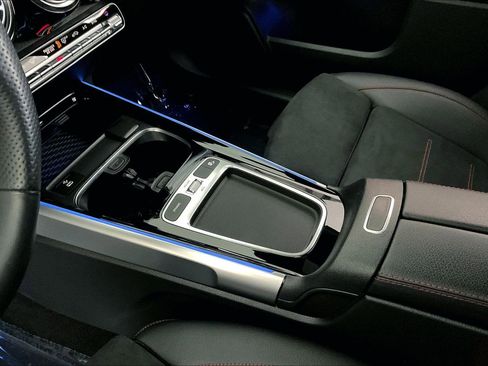 Certified 2024 Mercedes-Benz GLB 250 image 18