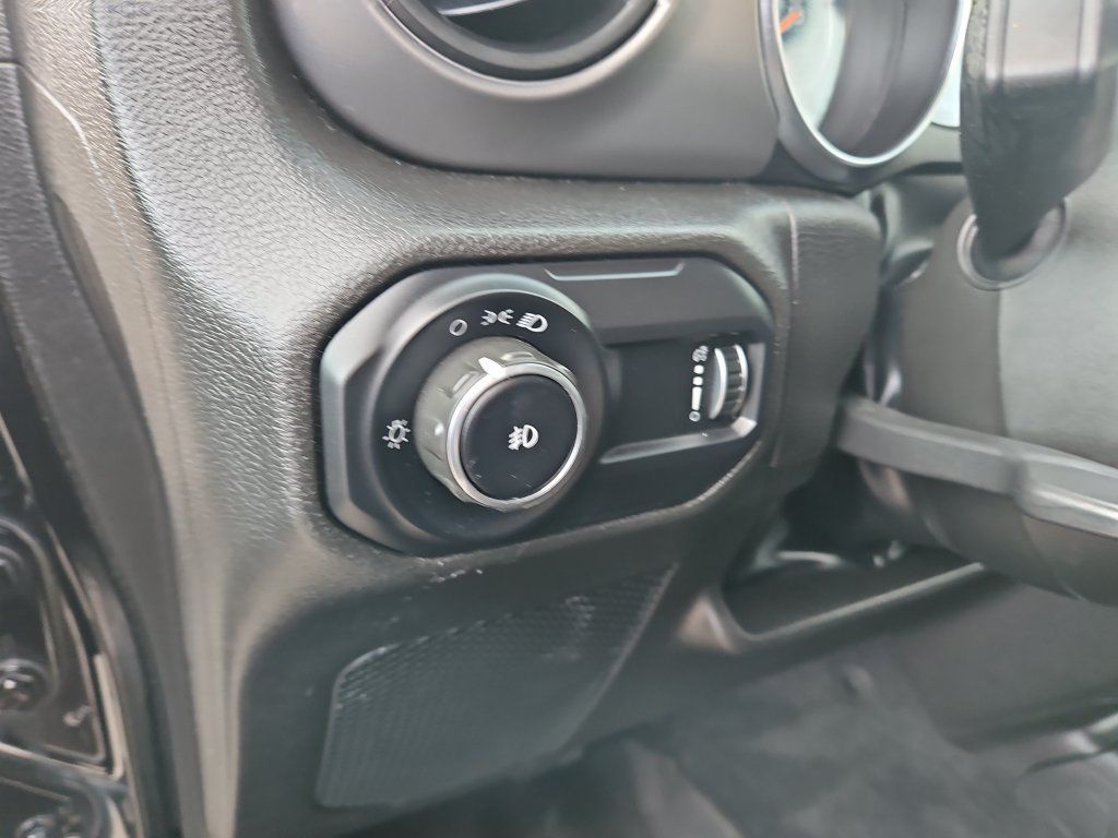 Used 2023 Jeep Wrangler Sport AWD/4WD image 15