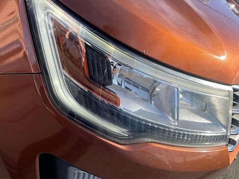 Certified 2017 Ford Explorer XLT w/ Equipment Group 201A image 28