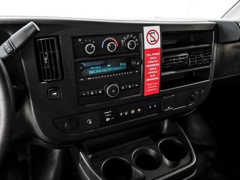 Used 2020 Chevrolet Express 2500 RWD image 27
