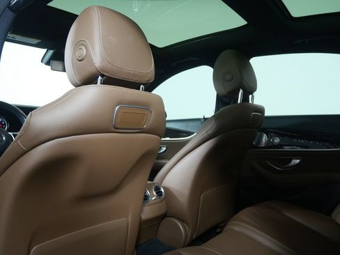 Used 2019 Mercedes-Benz E 300 image 17