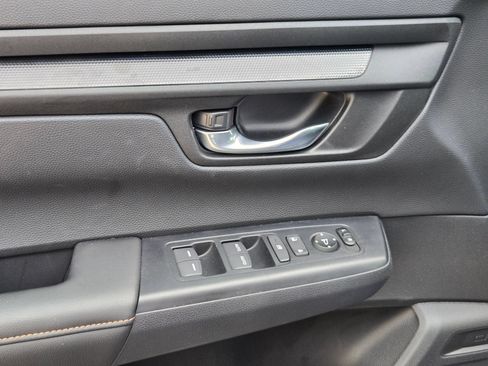 Used 2025 Honda CR-V Sport image 11