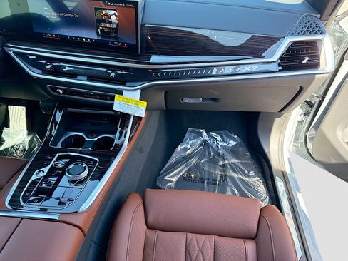 New 2026 BMW X7 xDrive40i w/ Executive Package image 19