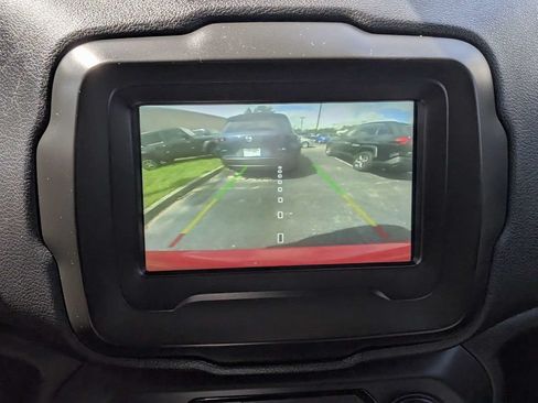 Used 2021 Jeep Renegade Sport FWD image 28