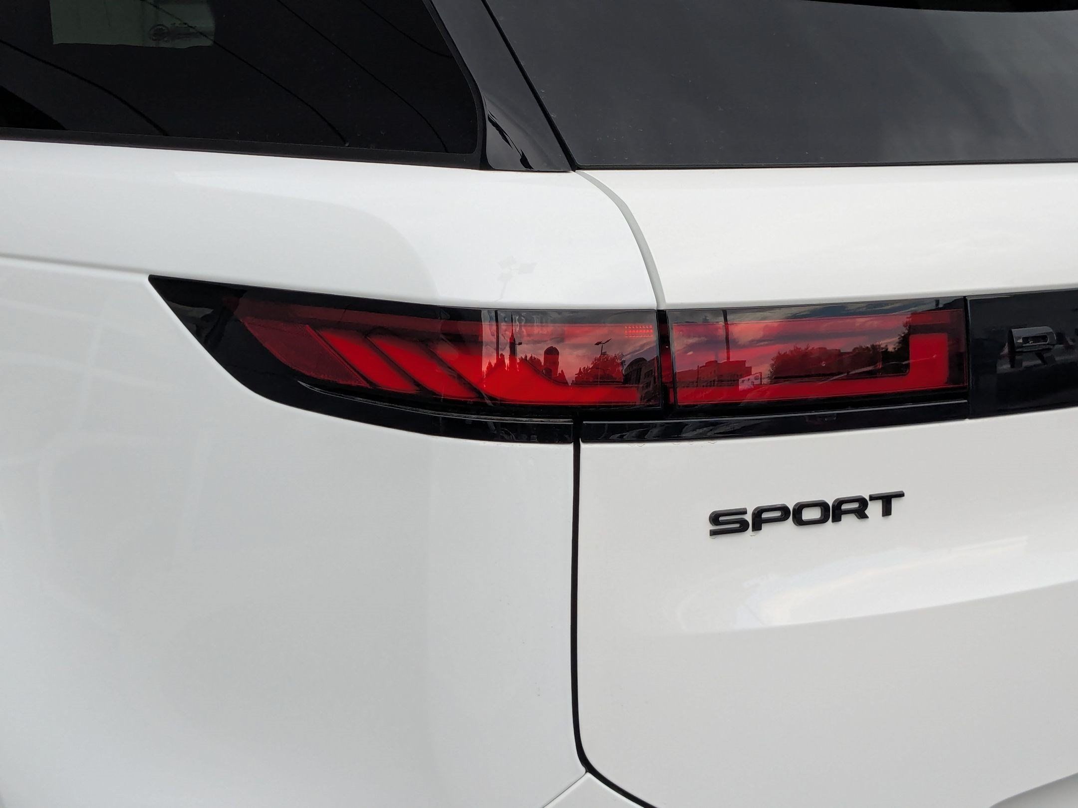 New 2026 Land Rover Range Rover Sport Dynamic SE AWD/4WD image 11