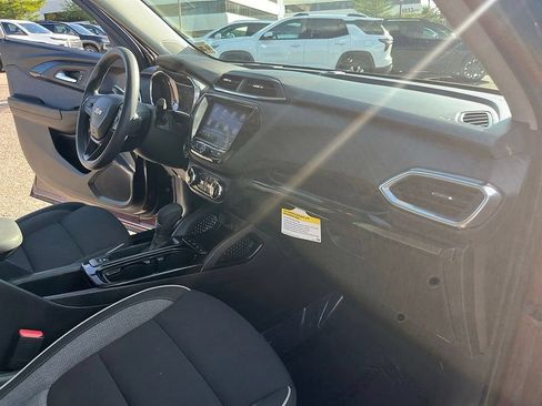 Used 2023 Chevrolet TrailBlazer LT w/ Convenience Package AWD/4WD image 33