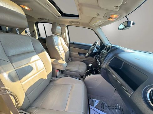 Used 2014 Jeep Patriot Limited w/ Sun/Sound Group FWD image 11