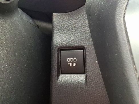 Certified 2021 Toyota Venza LE AWD/4WD image 30
