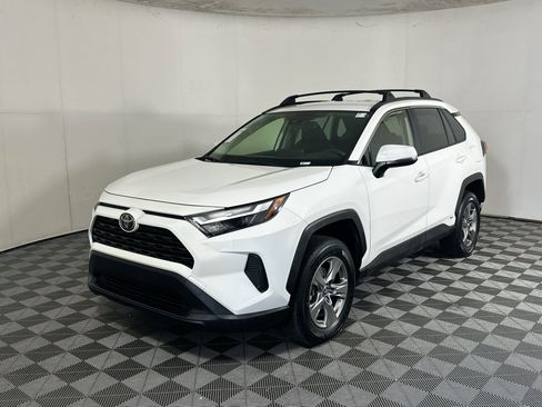 Certified 2025 Toyota RAV4 XLE AWD/4WD image 7