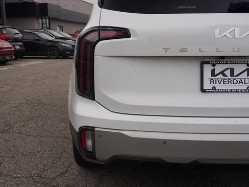 Used 2023 Kia Telluride EX w/ EX Captain's Chair Package image 13