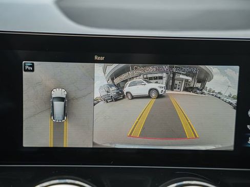 Used 2022 Mercedes-Benz GLB 250 4MATIC w/ Premium Package Lite image 44