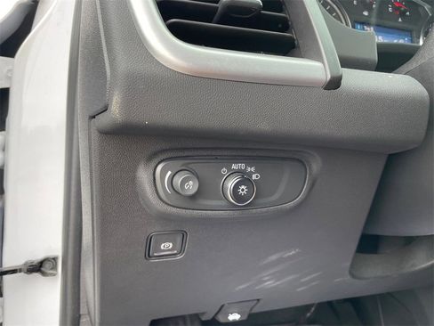 Used 2023 GMC Terrain SLE w/ Driver Convenience Package image 19