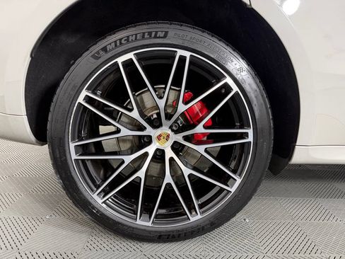 Certified 2023 Porsche Macan S AWD/4WD image 13