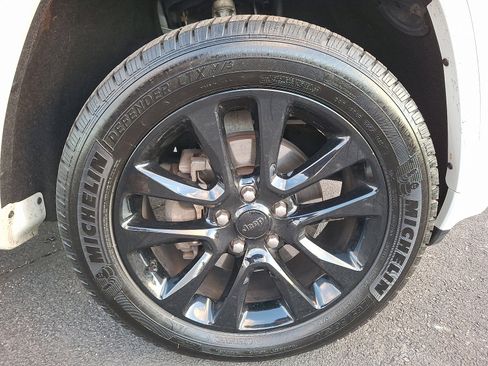 Certified 2020 Jeep Grand Cherokee Altitude image 8