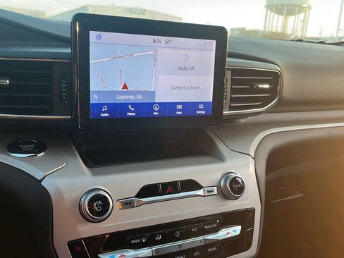 Used 2023 Ford Explorer XLT w/ Equipment Group 202A image 4