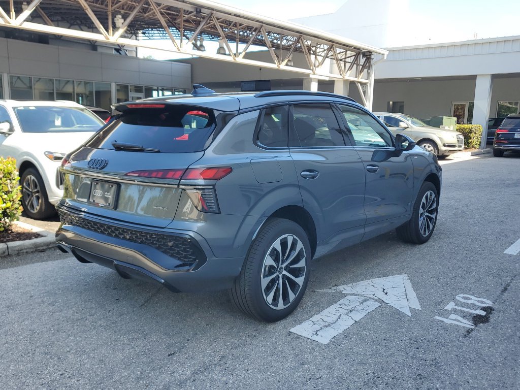 New 2026 Audi Q3 quattro 2.0T AWD/4WD image 5