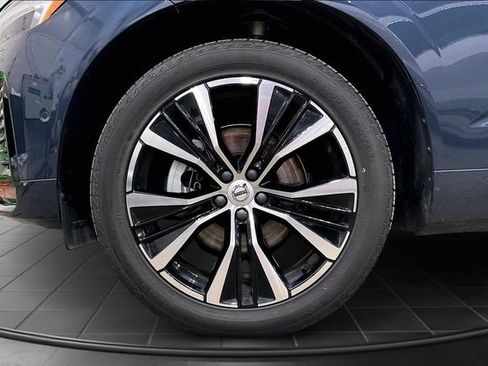 Certified 2025 Volvo XC60 B5 Plus image 10
