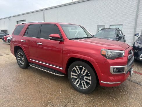 Used 2020 Toyota 4Runner Limited RWD image 2