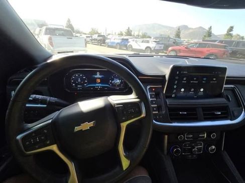 Used 2023 Chevrolet Tahoe LT w/ Luxury Package AWD/4WD image 4