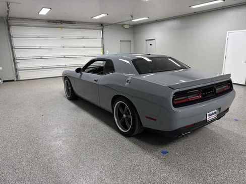 Used 2020 Dodge Challenger SXT RWD image 5
