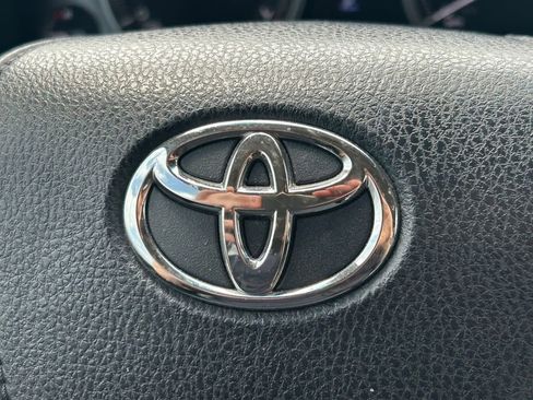 Used 2016 Toyota Land Cruiser image 46