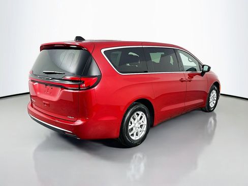 New 2027 Chrysler Pacifica Select FWD image 7