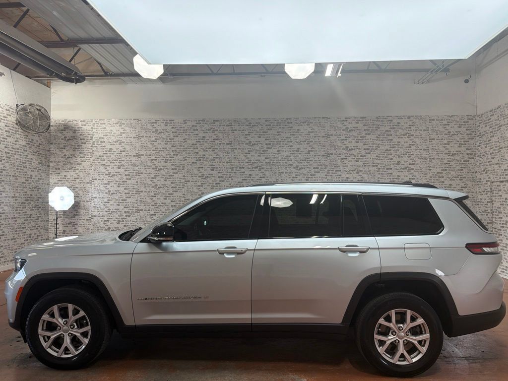 Used 2021 Jeep Grand Cherokee L Limited AWD/4WD image 4