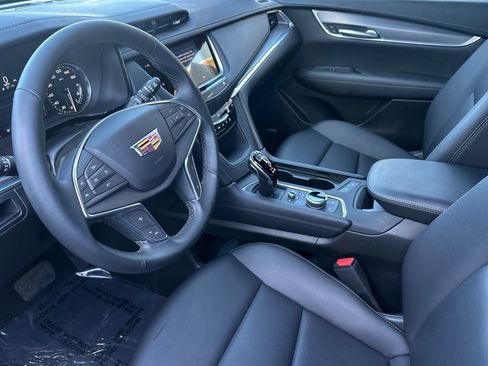 Used 2025 Cadillac XT5 Luxury w/ LPO, Red Accent Package image 10