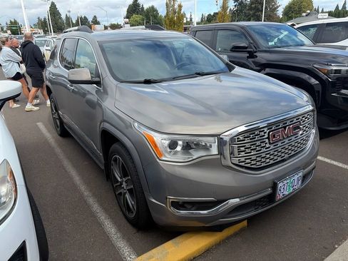 Used 2019 GMC Acadia Denali w/ Technology Package AWD/4WD image 2
