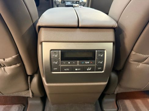 Used 2016 Lexus GX 460 Premium image 17