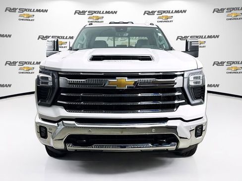 Used 2024 Chevrolet Silverado 3500 LTZ w/ LTZ Plus Package AWD/4WD image 2