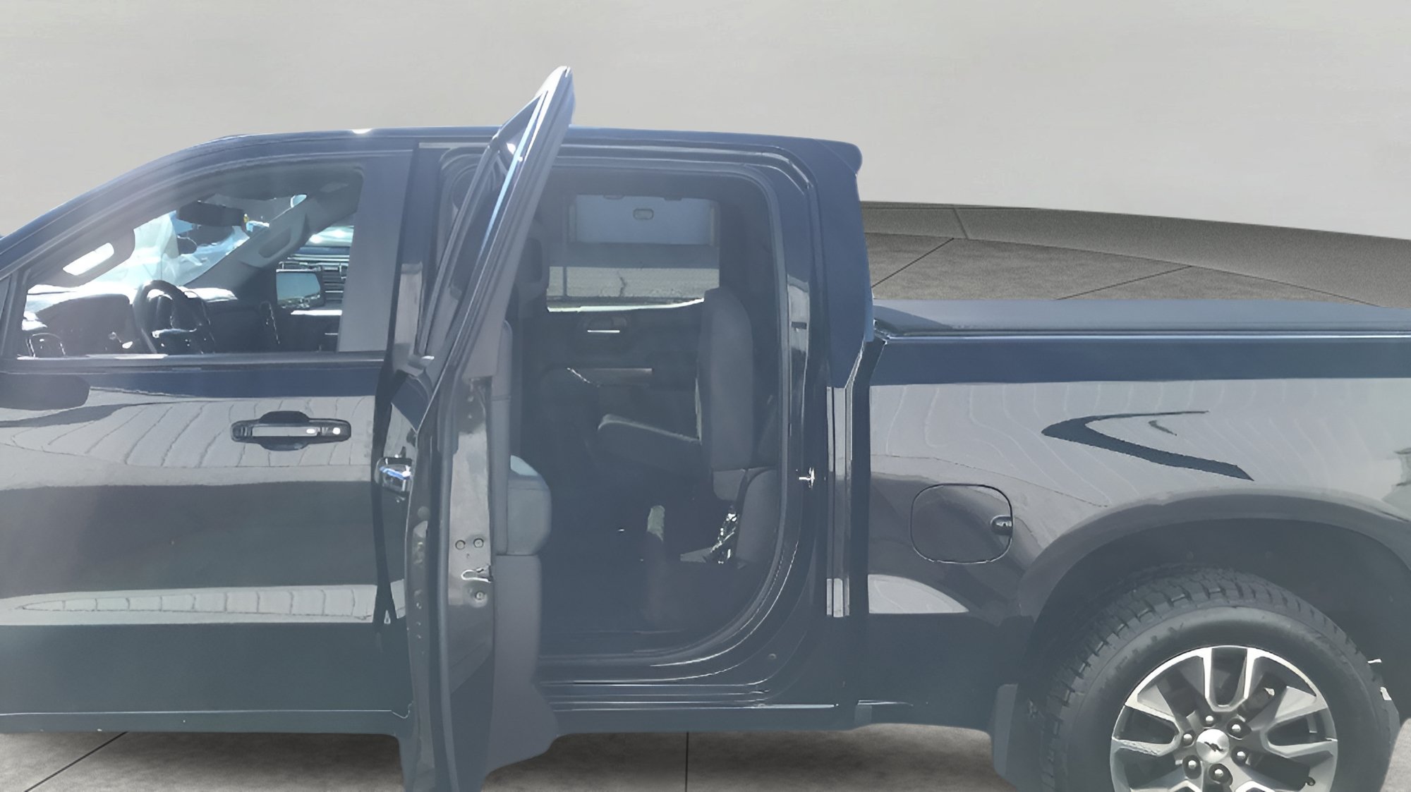 Used 2020 Chevrolet Silverado 1500 RST AWD/4WD image 23