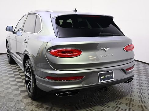 Used 2023 Bentley Bentayga AWD/4WD image 4