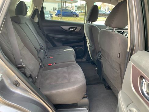 Used 2016 Nissan Rogue SV AWD/4WD image 32