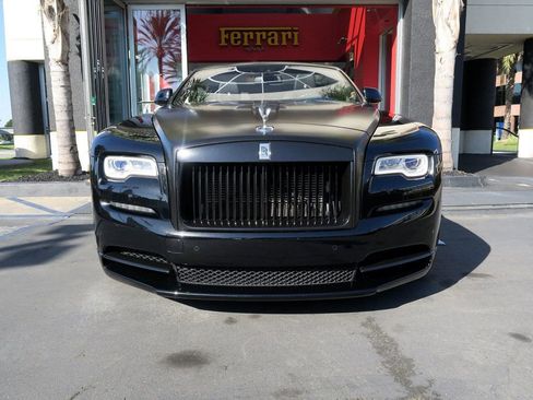 Used 2016 Rolls-Royce Dawn image 3