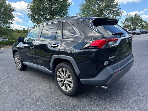 Used 2019 Toyota RAV4 Limited FWD image 5