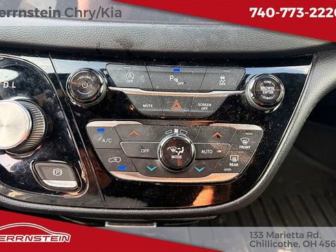 Used 2018 Chrysler Pacifica Touring Plus w/ S Appearance Package FWD image 21