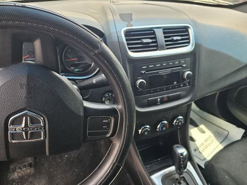 Used 2013 Dodge Avenger SE FWD image 25