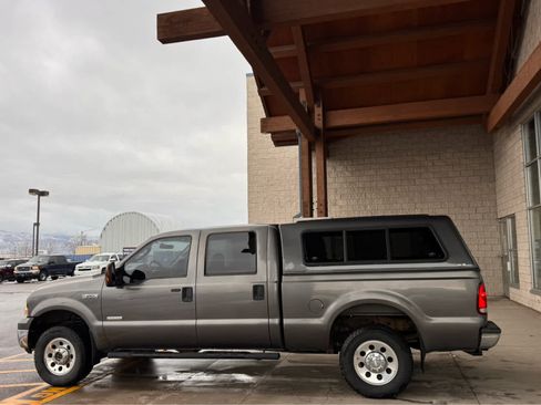 Used 2005 Ford F250 XLT image 2