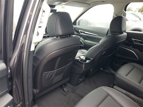 New 2025 Kia Telluride S image 17