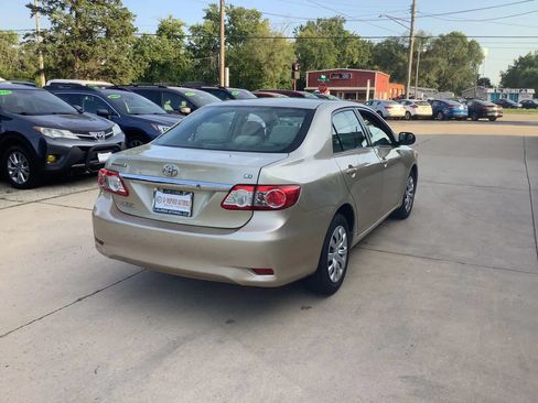 Used 2013 Toyota Corolla LE FWD image 9