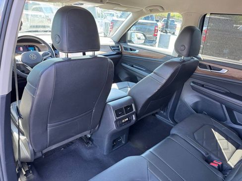 Used 2024 Volkswagen Atlas SE AWD/4WD image 13
