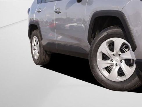 Certified 2024 Toyota RAV4 LE AWD/4WD image 3