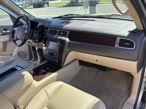 Used 2014 GMC Yukon XL Denali AWD/4WD image 22