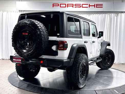 Used 2024 Jeep Wrangler Unlimited Rubicon w/ Convenience Group AWD/4WD image 9