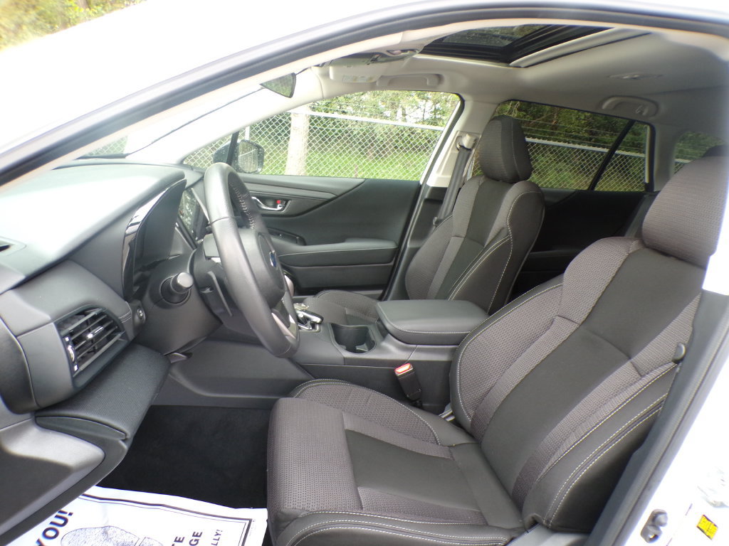 Used 2025 Subaru Outback Premium AWD/4WD image 13