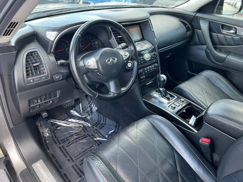 Used 2010 INFINITI FX35 AWD w/ Premium Pkg image 19