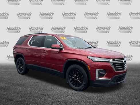 Used 2022 Chevrolet Traverse LT FWD image 2