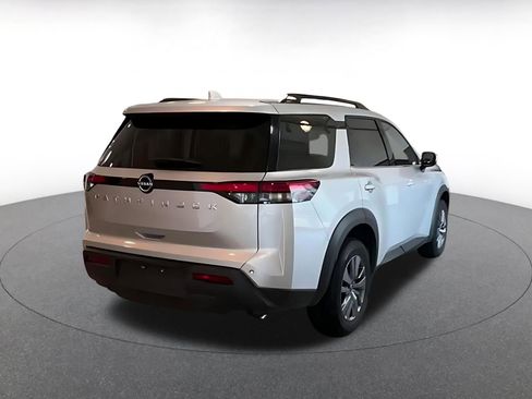 Used 2025 Nissan Pathfinder SV FWD image 14